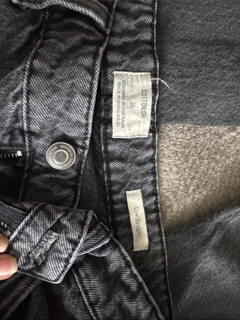 Women’s Black Baggy jeans - Picture 2 of 2